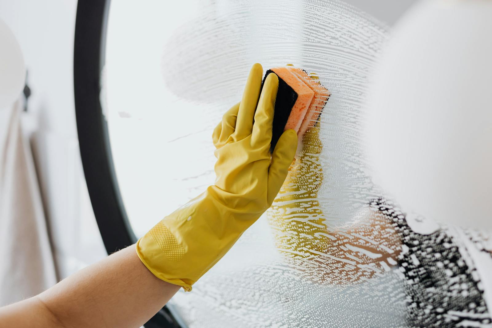 Helnbek Solutions — Cleaning & Pest Control