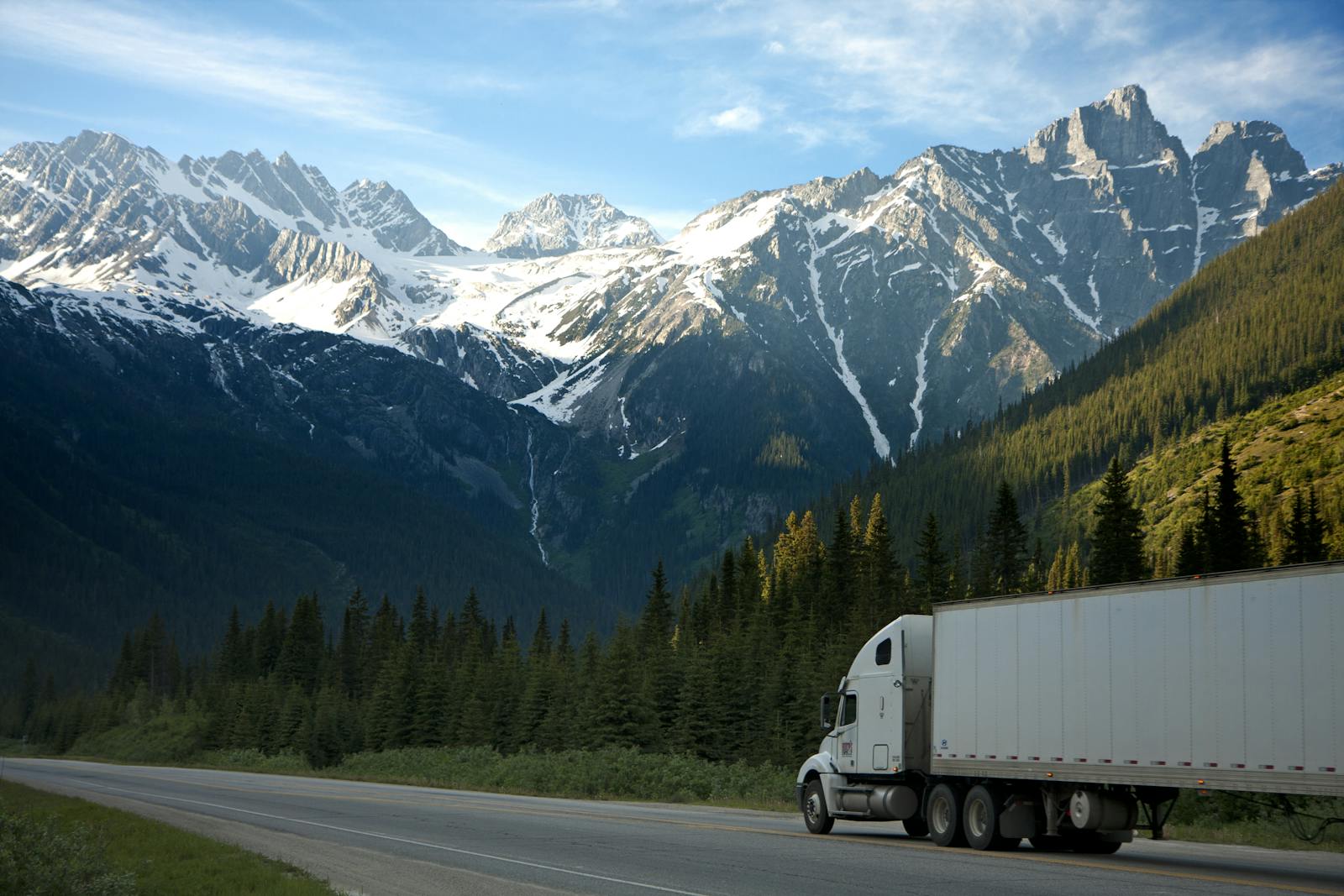 Helnbek Global — Logistics & Transport